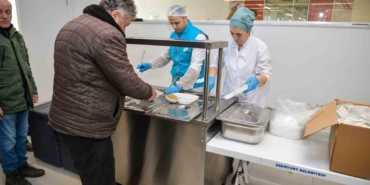 Esenyurt’ta Aşevinde haftanın 5 günü sıcak yemek hizmeti