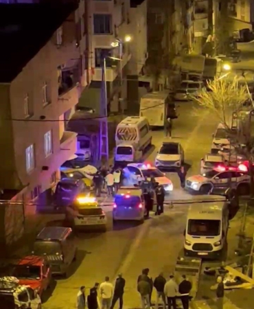 Esenyurt’ta film sahnelerini aratmayan kovalamaca kamerada: Alkollü gençler ortalığı birbirine kattı