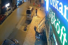 Esenyurt’ta marketten çıkan kız çocuğuna araç çarptı