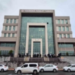 Eşinin boğazını keserek öldüren zanlıya ağırlaştırılmış müebbet talebi