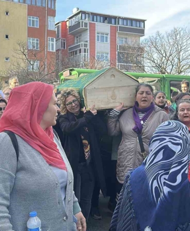 Eyüpsultan’da eşi tarafından silahla vurularak öldürülen kadın son yolculuğuna uğurlandı