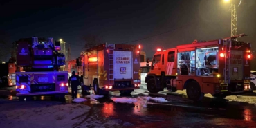 Eyüpsultan’da gecekondu alev alev yandı