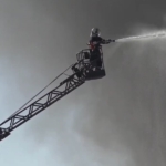 Fabrika yangını depo alanından üretim sahasına sıçradı