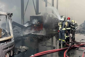 Fabrikadaki yangın 4 saatte kontrol altına alındı