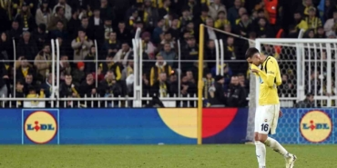 Fenerbahçe’de Mert Müldür’ün omzunda çıkık tespit edildi