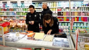 Gaziosmanpaşa’da market denetimleriyle tüketicinin hakkı koruma altında