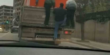 Gençlerin tehlikeli yolculuğu kamerada