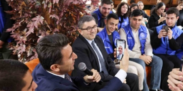 Gençlik ve Spor Bakanı Osman Aşkın Bak, gençlere söz verdi