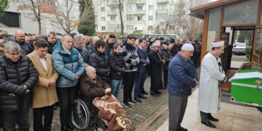 Gözyaşları arasında son yolculuğuna uğurlandı