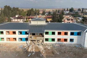 Hatay’daki okulun kabası bitti, ince işçiliği başladı