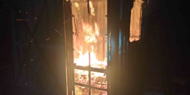 Havran’da boş baraka alevlere teslim oldu