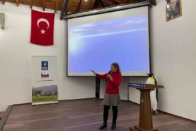 Hayvanseverlere ve hayvan satıcılarına eğitim