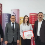 İl birinciliğini hak kazanan öğrencilere hediye takdiminde bulundu