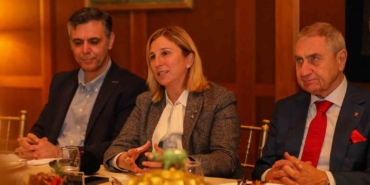 ’İş İnsanlarıyla Fikir Alışverişi Programı’nın Ocak ayı konuğu Ebru Özdemir oldu