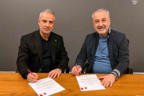 İsmail Kartal, İran ekibi ile Persepolis ile sözleşme imzaladı