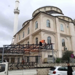 İzmit Eren Cami’ne yeni sundurma