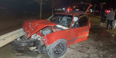 İzmit’te 3 araçlı zincirleme trafik kazası: 4 yaralı
