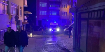 İzmit’te 4 katlı binada çıkan yangında 2 kişi dumandan etkilendi