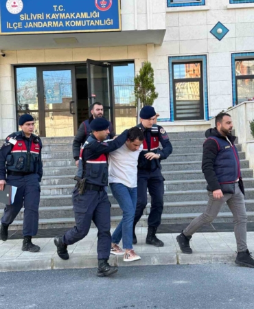 Jandarma aracını çalan şüpheli yakalandı: 90 suç kaydı olduğu ortaya çıktı