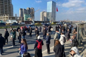 Kadıköy-Sabiha Gökçen Havalimanı metro hattında teknik arıza nedeniyle seferler aksadı