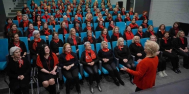 Kadınlar Korosu Ferdi Tayfur’u ’Ben de özledim’ şarkısıyla andılar