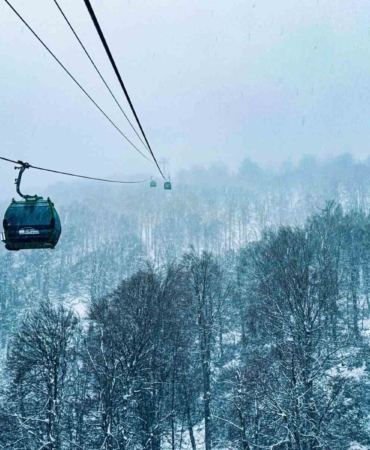 Karnesini getiren öğrencilere teleferikte yüzde 50 indirim