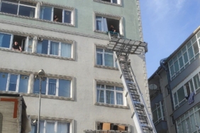 Kartal’da çatlaklar oluşan 7 katlı bina tahliye edildi