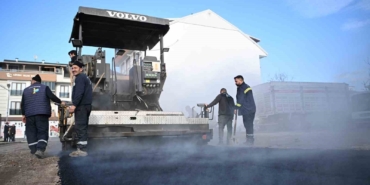 Kartepe İstasyon Mahallesi’ne 280 ton asfalt