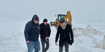 Kaymakamdan sürücülere kar uyarısı: "İş makineleri bile zorluk çekiyor"