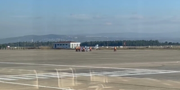 Kaza yapan uçak pisten kaldırıldı