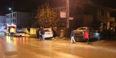 Kazaya sebebiyet verdi, olay yerinden kaçtı: 3 yaralı