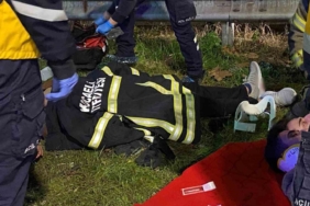 Kendisi yaralı olduğu halde, tek tek arkadaşlarının sağlık durumlarını sordu