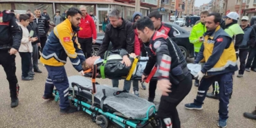 Keşan’da motosiklet otomobile çarptı: 2 yaralı