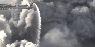 Kırklareli’nde oyuncak fabrikası yangını 4 saattir devam ediyor