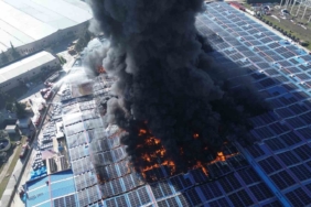 Kırklareli’nde oyuncak fabrikasındaki yangın dronla görüntülendi