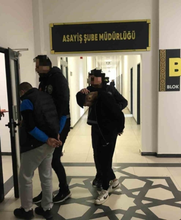 Kocaeli’de otomobil çalan şüpheliler Zonguldak’ta yakalandı
