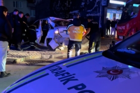Kontrolden çıkan otomobil korkuluklarda asılı kaldı: 1 ölü, 3 yaralı