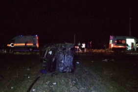 Kontrolden çıkan otomobil takla atarak tarlaya uçtu: 3 yaralı