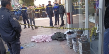 Korkunç cinayet: Herkesin gözü önünde öldürdü