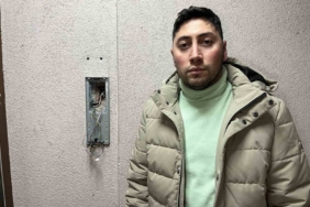 Küçükçekmece’de hırsızlar apartman diyafonunu çalıp böyle götürdü