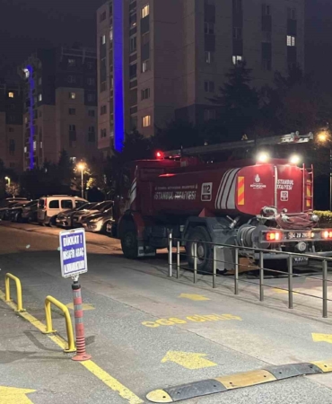 Küçükçekmece’de sitede korkutan yangın