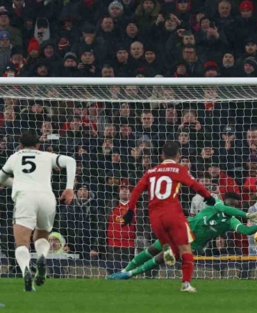 Liverpool’a Manchester United çelmesi