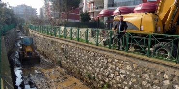 Mudanya Kara Dere’de temizlik çalışmaları başladı