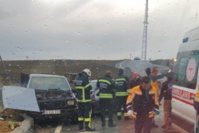 Muratlı-Tekirdağ yolunda kavşakta kaza: 2 yaralı