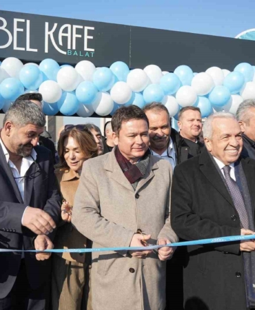 Nilüfer’in 417. parkı ve Nilbel Kafe Ahmet Yesevi Mahallesi’nde açıldı