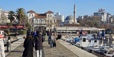 Ocak ortasında güneşli havayı gören Bandırmalılar sahile akın etti