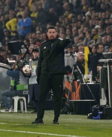 Olympique Lyon’da Teknik Direktör Pierre Sage dönemi sona erdi