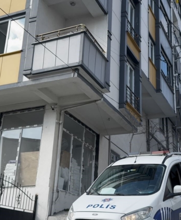 Önce dinî nikahlı eşini bıçakladı, ardından kayınpederini vurdu
