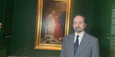 Osman Hamdi Bey’in ünlü tablosu ‘Kaplumbağa Terbiyecisi’nin iki versiyonu Taksim’de sergileniyor