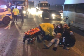 Otomobille çarpışan motosikletli ağır yaralandı